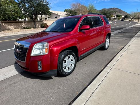 Used 2015 GMC Terrain SLE image 2