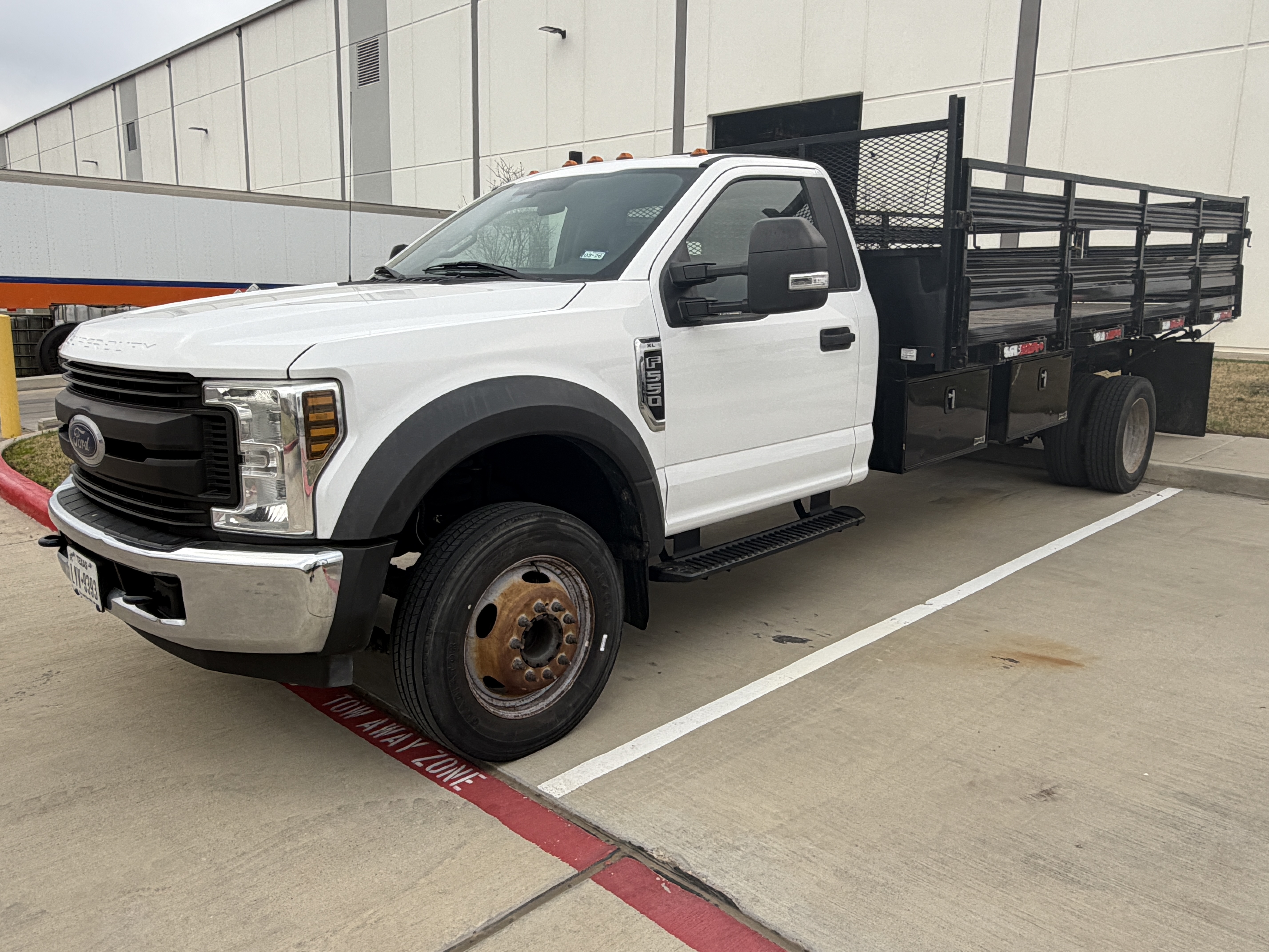 Used 2018 Ford F550 2WD Regular Cab Super Duty image 6