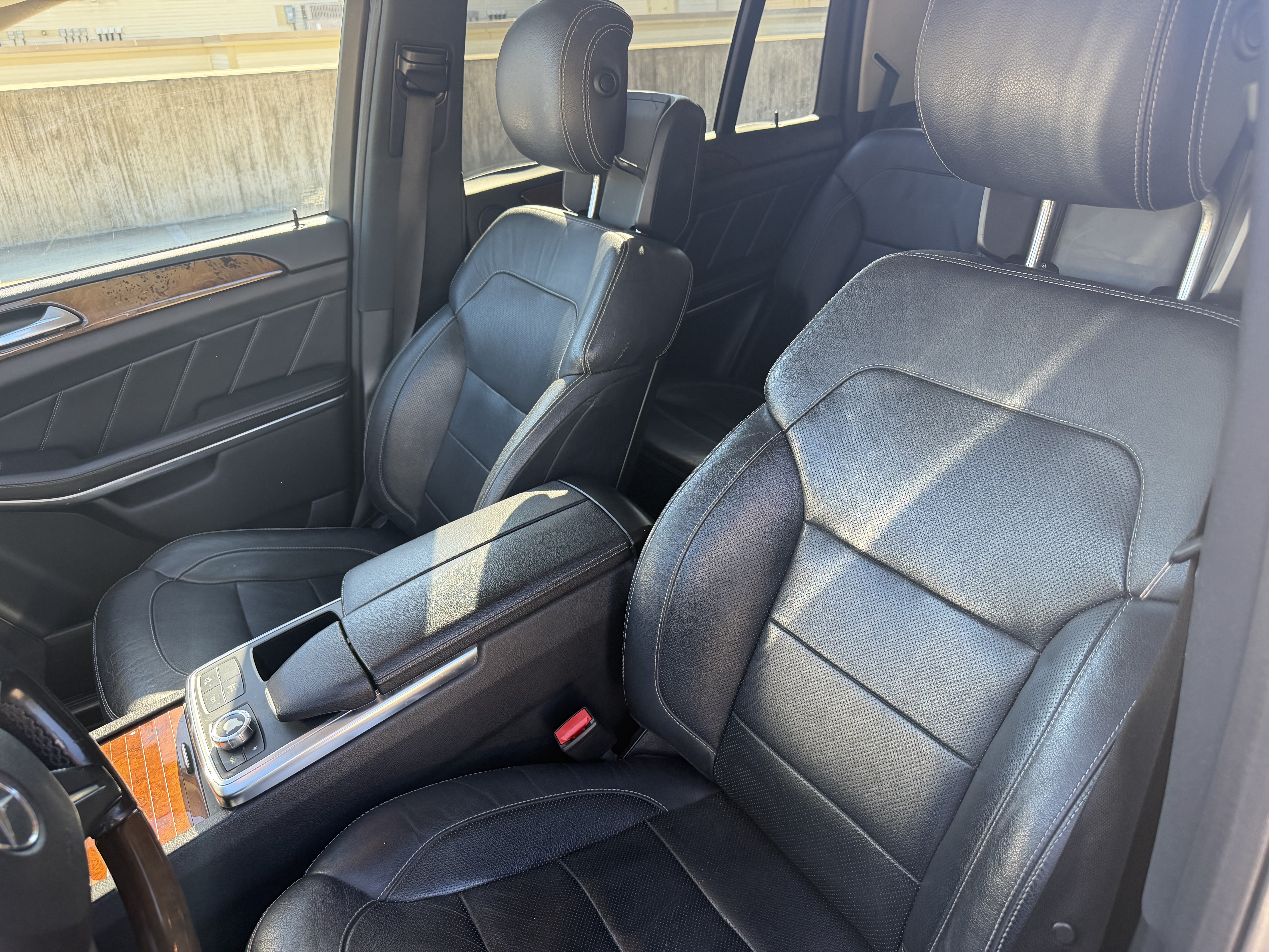 Used 2014 Mercedes-Benz GL 550 4MATIC image 23