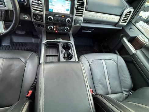 Used 2017 Ford F350 Platinum w/ Platinum Ultimate Package image 13