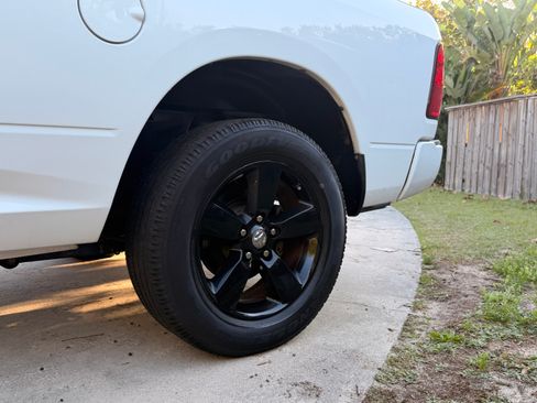 Used 2013 RAM 1500 Express image 24