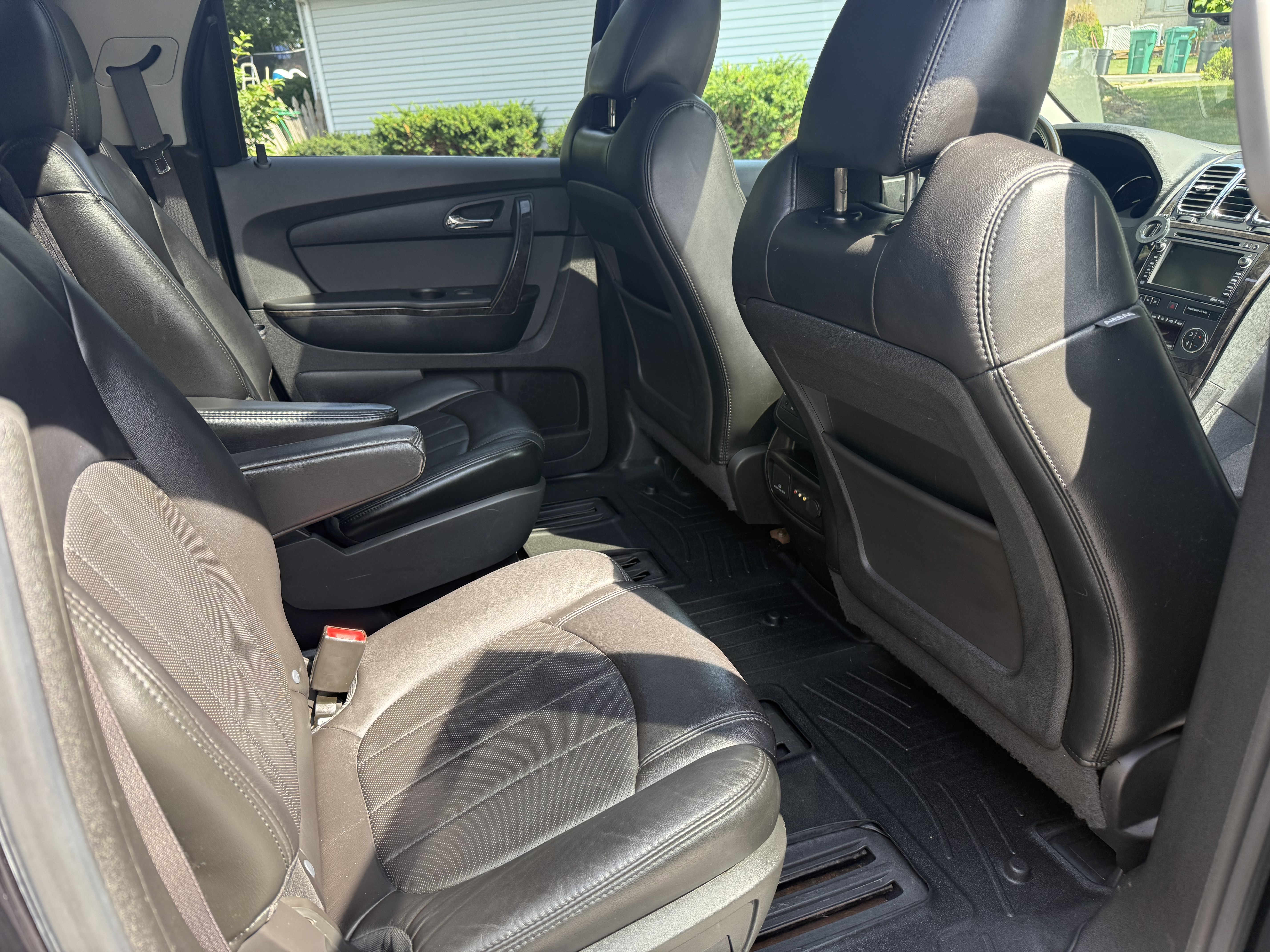 Used 2011 GMC Acadia Denali AWD/4WD image 12