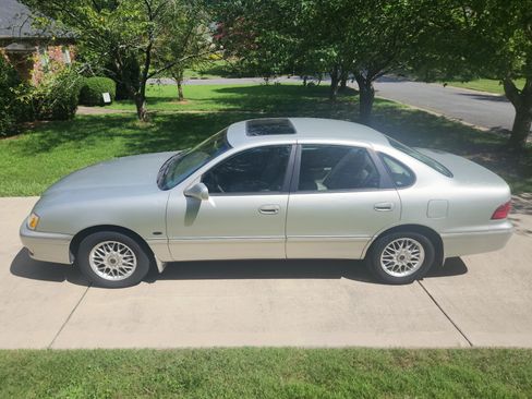 Used 1999 Toyota Avalon XLS FWD image 5