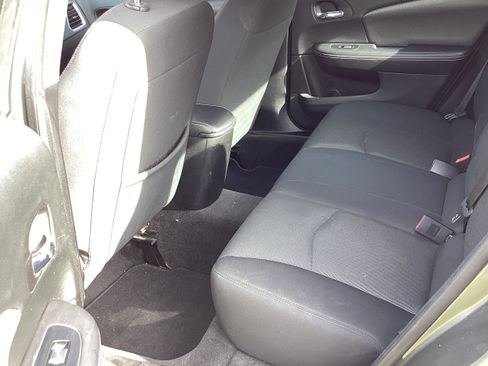 Used 2013 Dodge Avenger SE image 15