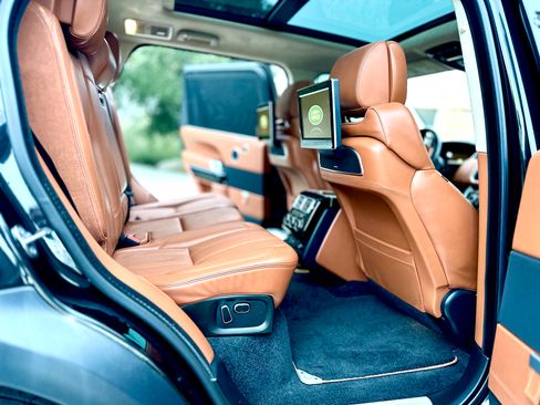 Used 2015 Land Rover Range Rover Long Wheelbase Autobiography image 6