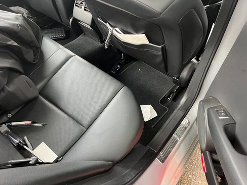 Used 2011 Mercedes-Benz C 300 4MATIC Sedan image 10