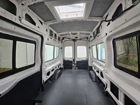 Used 2019 Ford Transit 250 148 High Roof image 8