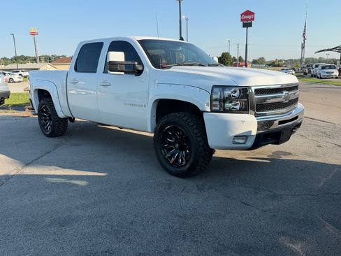 Used 2009 Chevrolet Silverado 1500 LTZ w/ LTZ Plus Package AWD/4WD image 9