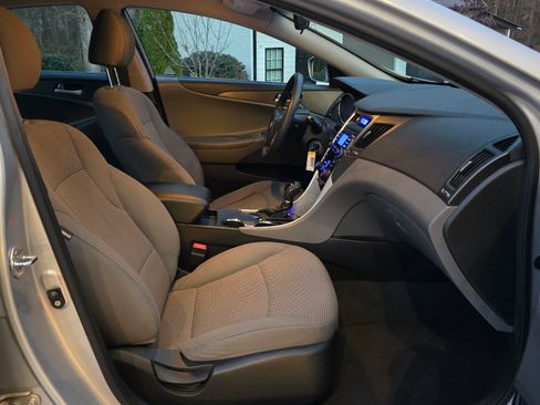 Used 2011 Hyundai Sonata GLS image 14