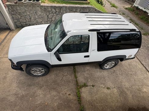 Used 1996 Chevrolet Tahoe 4WD 2-Door image 6