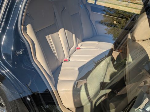 Used 2008 Lincoln Town Car Signature Limited image 11