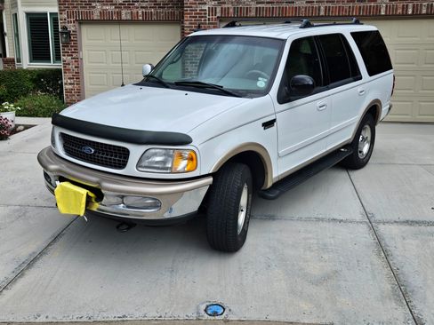 Used 1997 Ford Expedition 4WD image 1