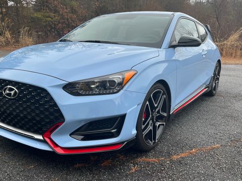 Used 2020 Hyundai Veloster N w/ Performance Package image 15
