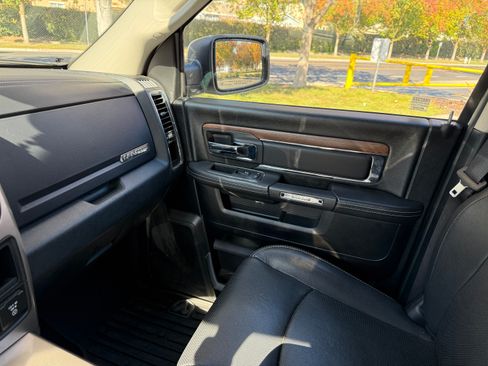 Used 2016 RAM 1500 Laramie w/ Convenience Group image 12