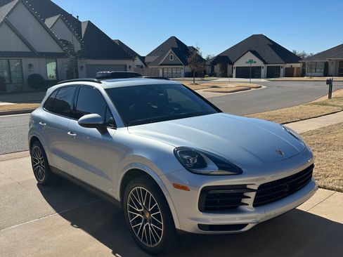 Used 2019 Porsche Cayenne image 2