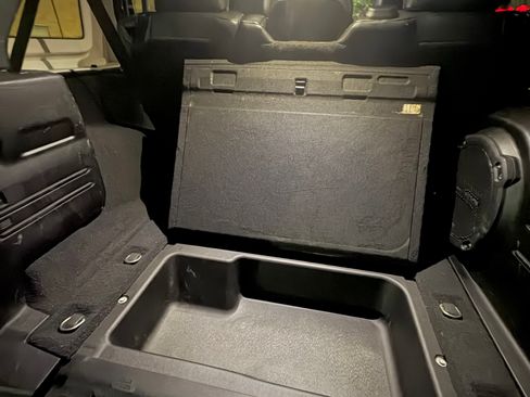 Used 2018 Jeep Wrangler Unlimited Sahara w/ Uconnect 4C Nav & Sound Group AWD/4WD image 14
