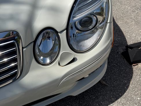 Used 2009 Mercedes-Benz E 550 Sedan image 13