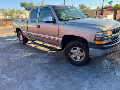 Used 2001 Chevrolet Silverado 1500 LS w/ Off-Road Chassis Pkg AWD/4WD image 2