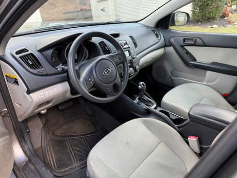 Used 2012 Kia Forte EX image 11