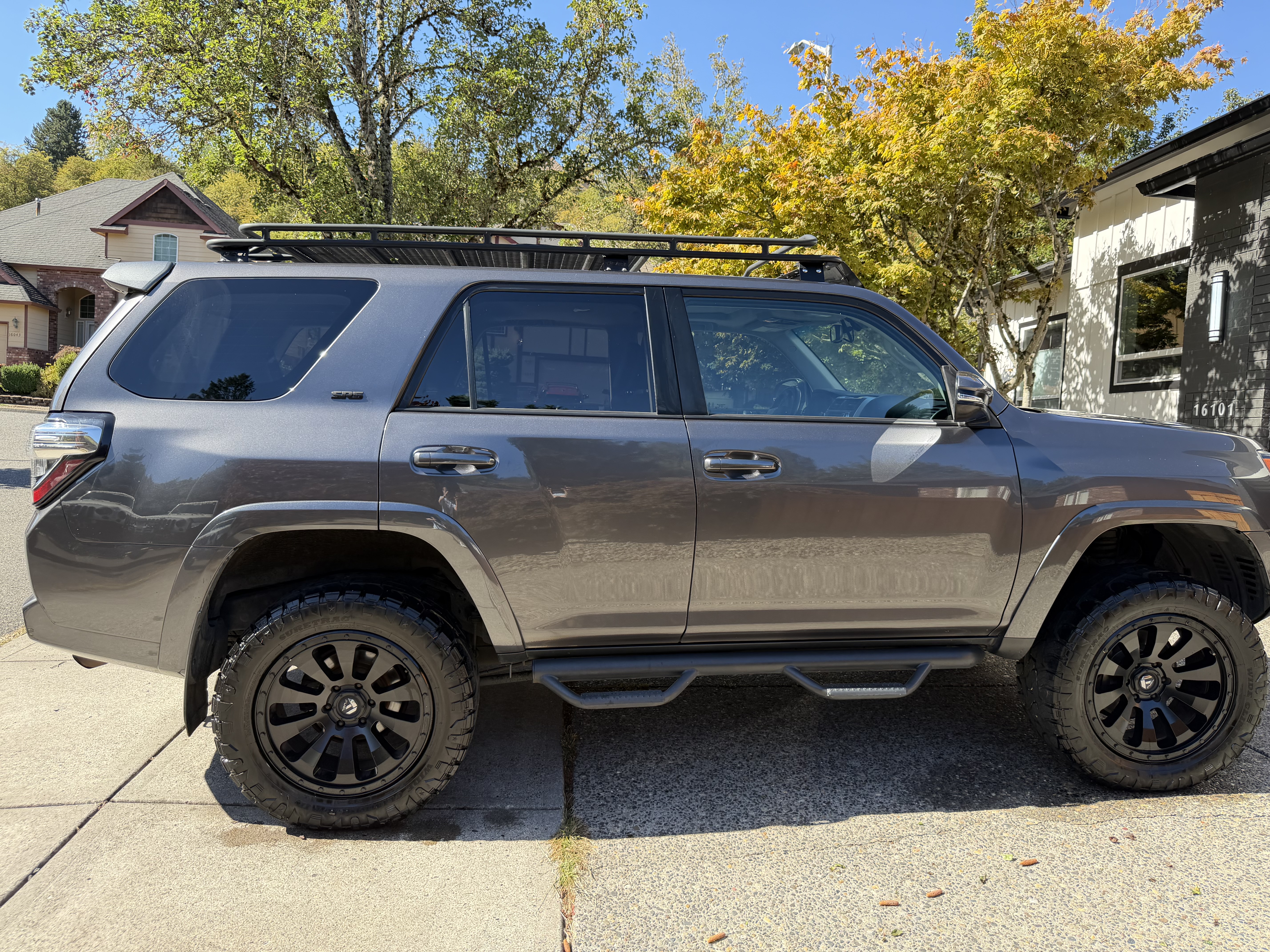 Used 2018 Toyota 4Runner SR5 Premium AWD/4WD image 4