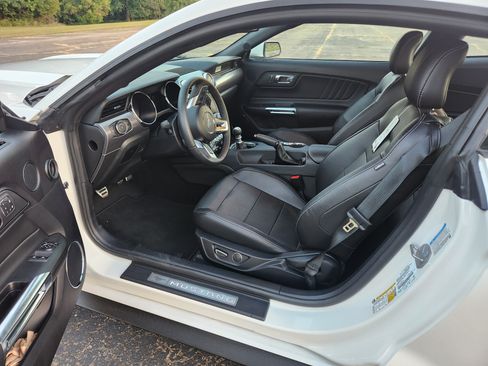 Used 2017 Ford Mustang GT Premium w/ GT Performance Package image 11