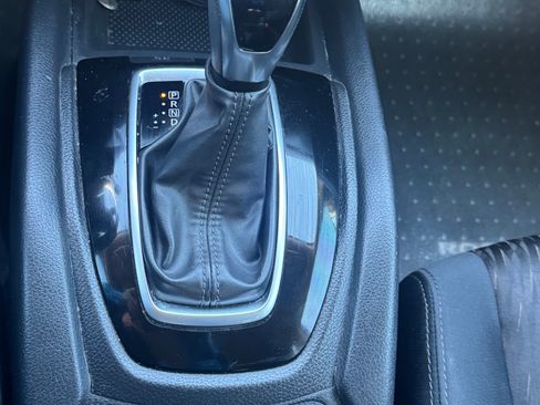 Used 2017 Nissan Rogue SV image 14