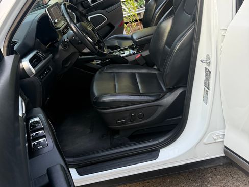Used 2020 Kia Telluride S w/ S 8 Passenger Seating Package FWD image 9