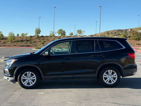 Used 2016 Honda Pilot LX image 1