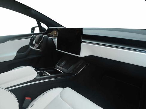 Used 2023 Tesla Model X Plaid image 13