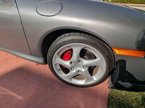 Used 2004 Porsche 911 Carrera 4S image 4