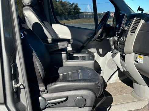 Used 2018 Mercedes-Benz Sprinter 2500 image 10