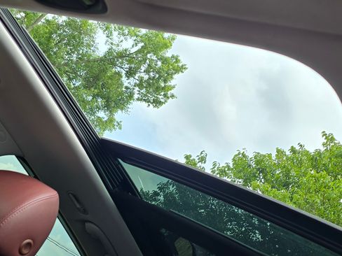 Used 2018 Kia Sorento SX image 12