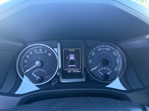 Used 2021 Toyota Tacoma TRD Off-Road w/ Technology Package image 14