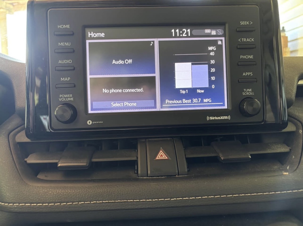 Used 2022 Toyota RAV4 LE AWD/4WD image 8