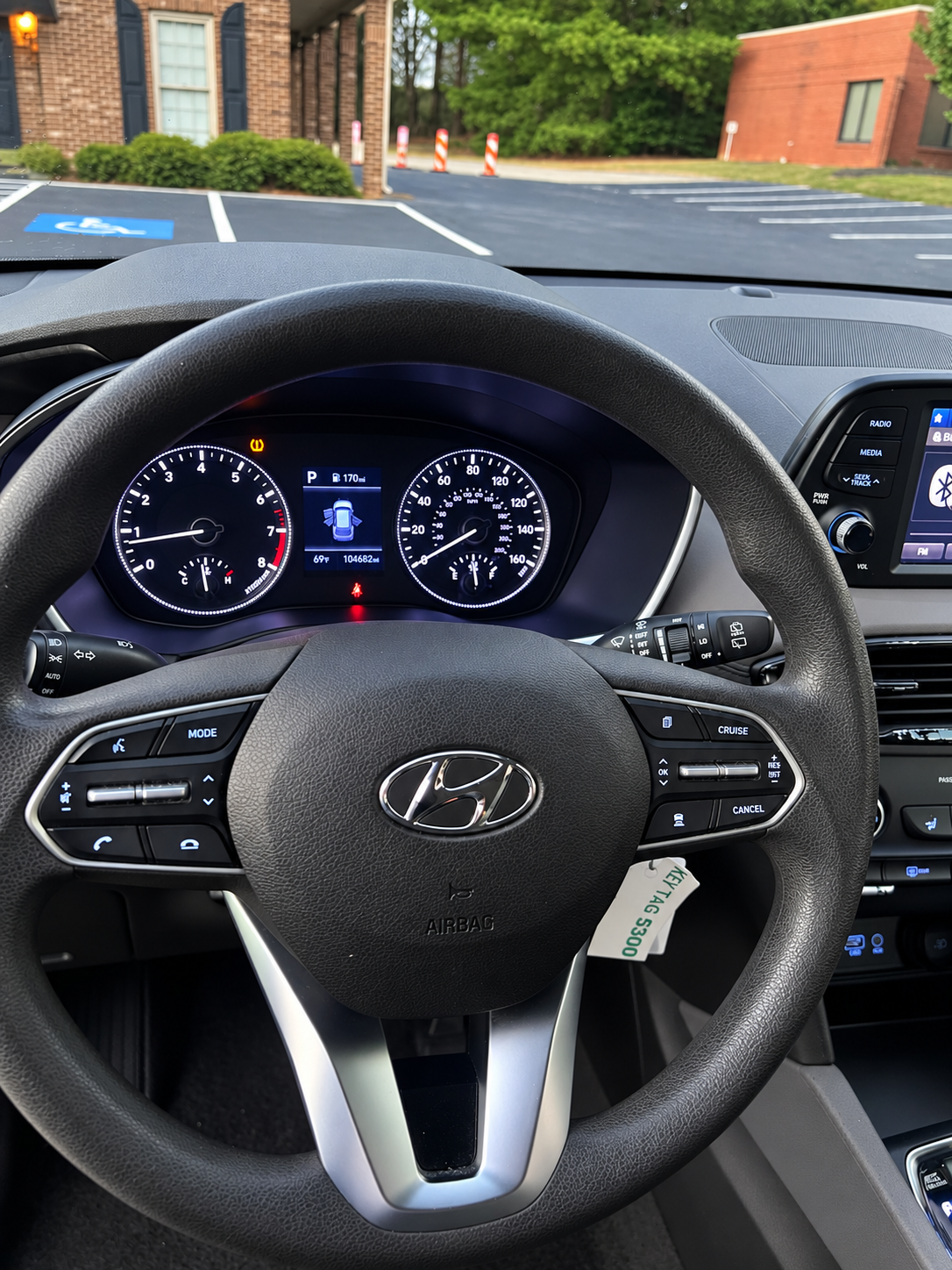 Used 2019 Hyundai Santa Fe SE AWD/4WD image 2