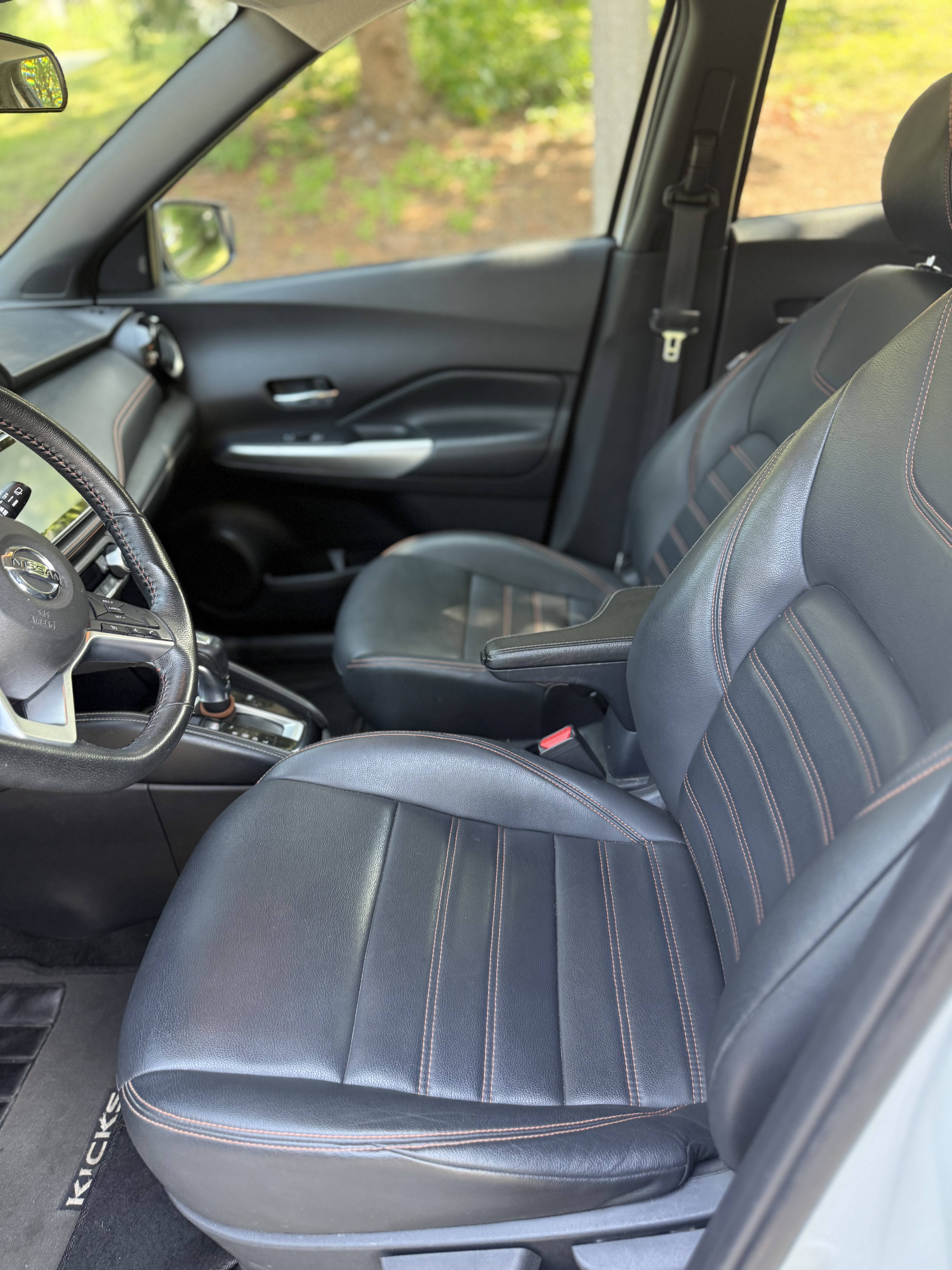 Used 2020 Nissan Kicks SR w/ SR Premium Package FWD image 13