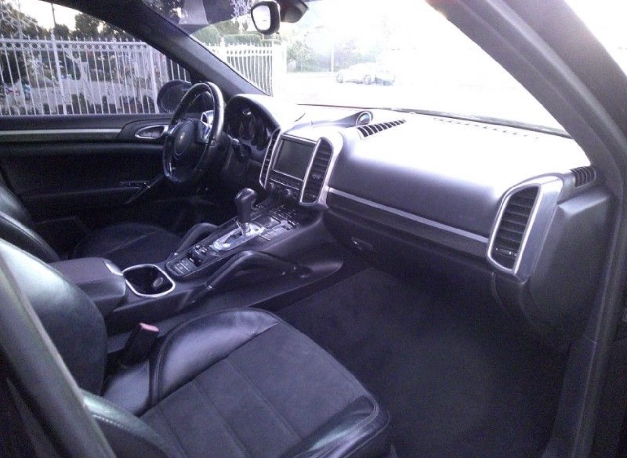 Used 2014 Porsche Cayenne GTS AWD/4WD image 9