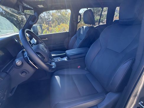 Used 2025 Lexus GX 550 w/ Cold Area Package AWD/4WD image 11