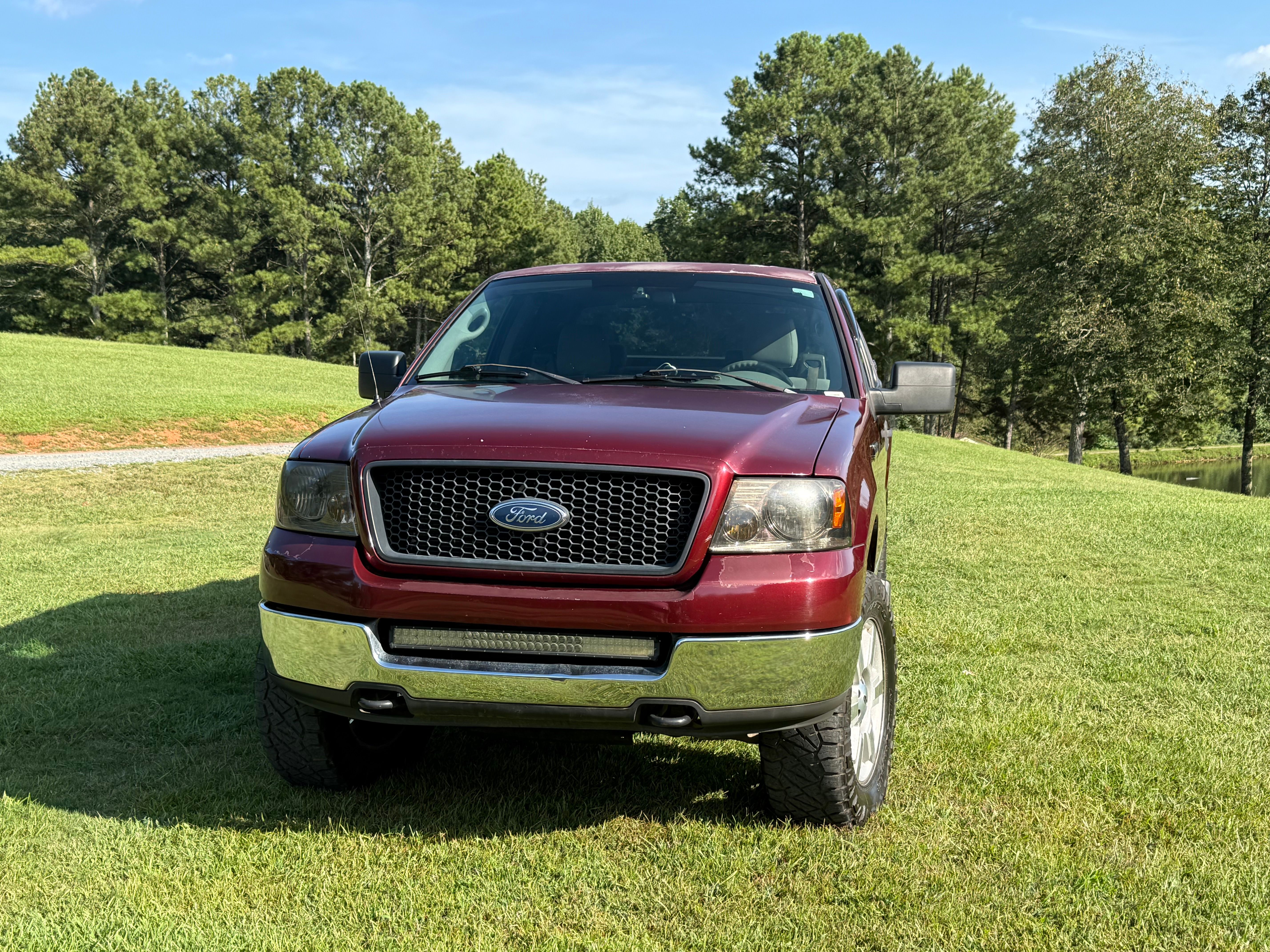 Used 2005 Ford F150 XLT AWD/4WD image 2