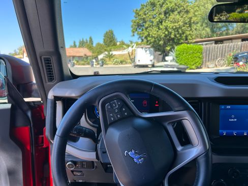 Used 2023 Ford Bronco Big Bend image 6