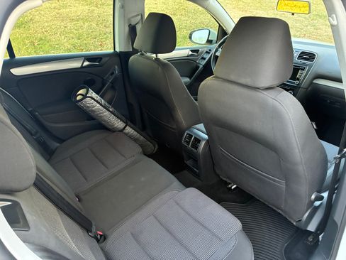 Used 2014 Volkswagen Golf TDI image 14