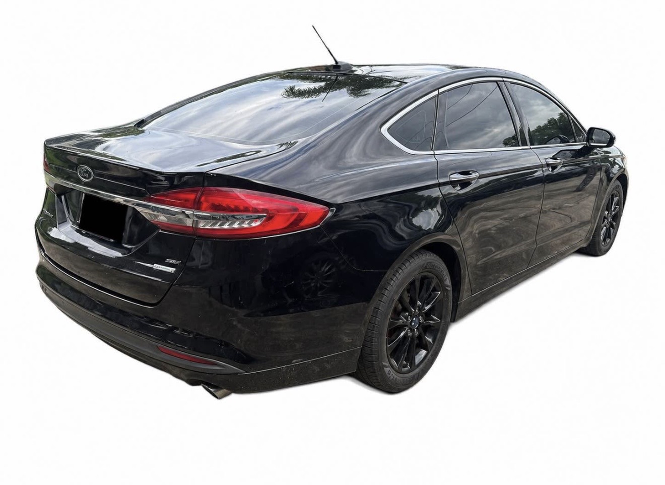 Used 2017 Ford Fusion SE w/ Fusion SE Technology Package FWD image 2