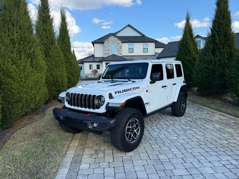 Used 2025 Jeep Wrangler Unlimited Rubicon image 8