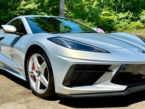 Used 2021 Chevrolet Corvette Stingray Preferred Cpe w/ Z51 Performance Package image 2