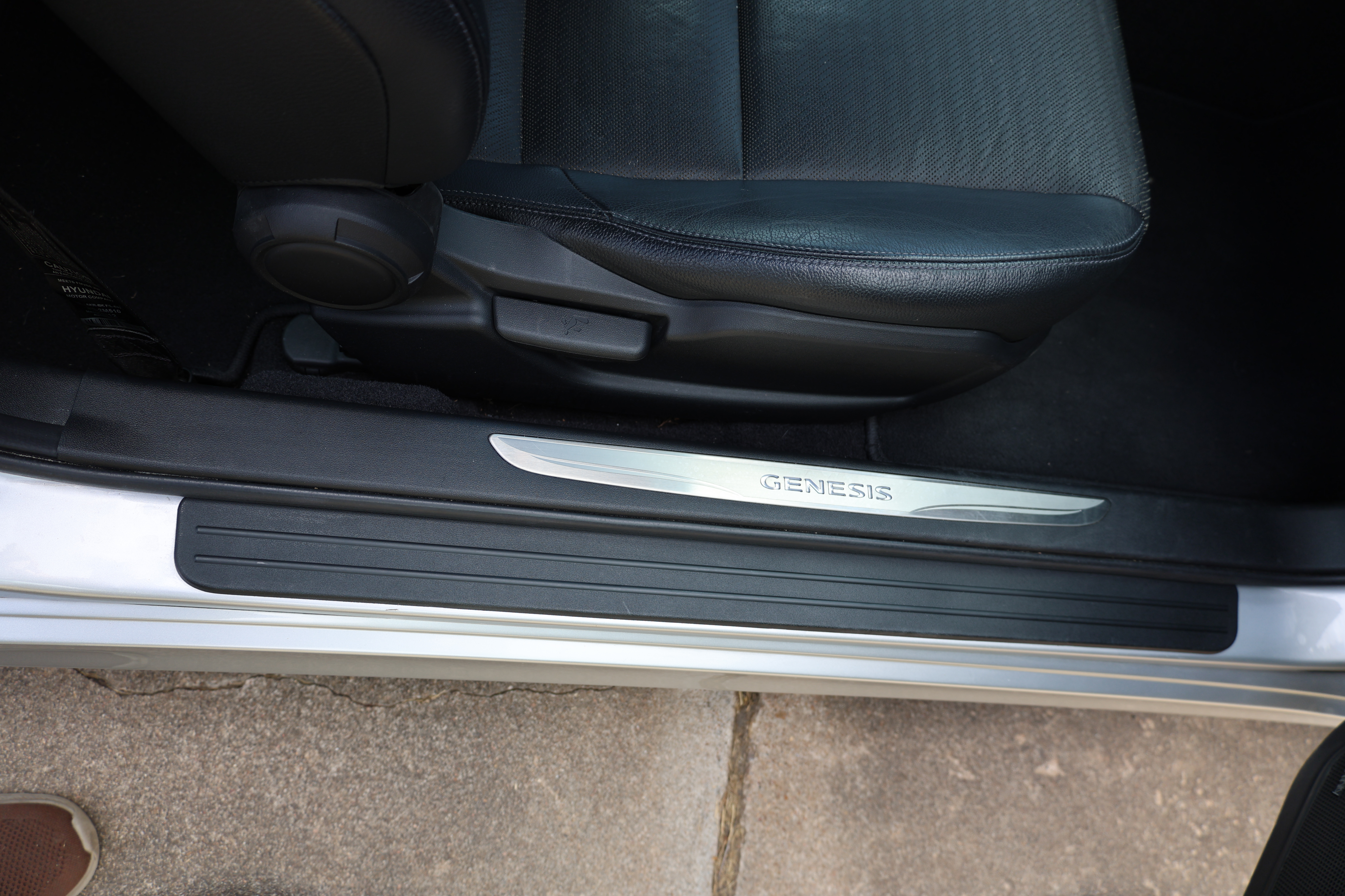 Used 2013 Hyundai Genesis 3.8 RWD image 27