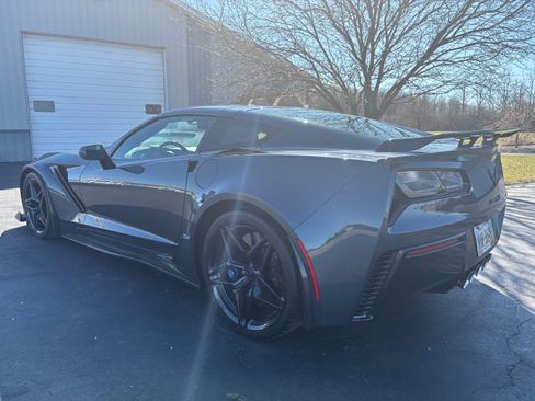 Used 2019 Chevrolet Corvette ZR1 RWD image 8