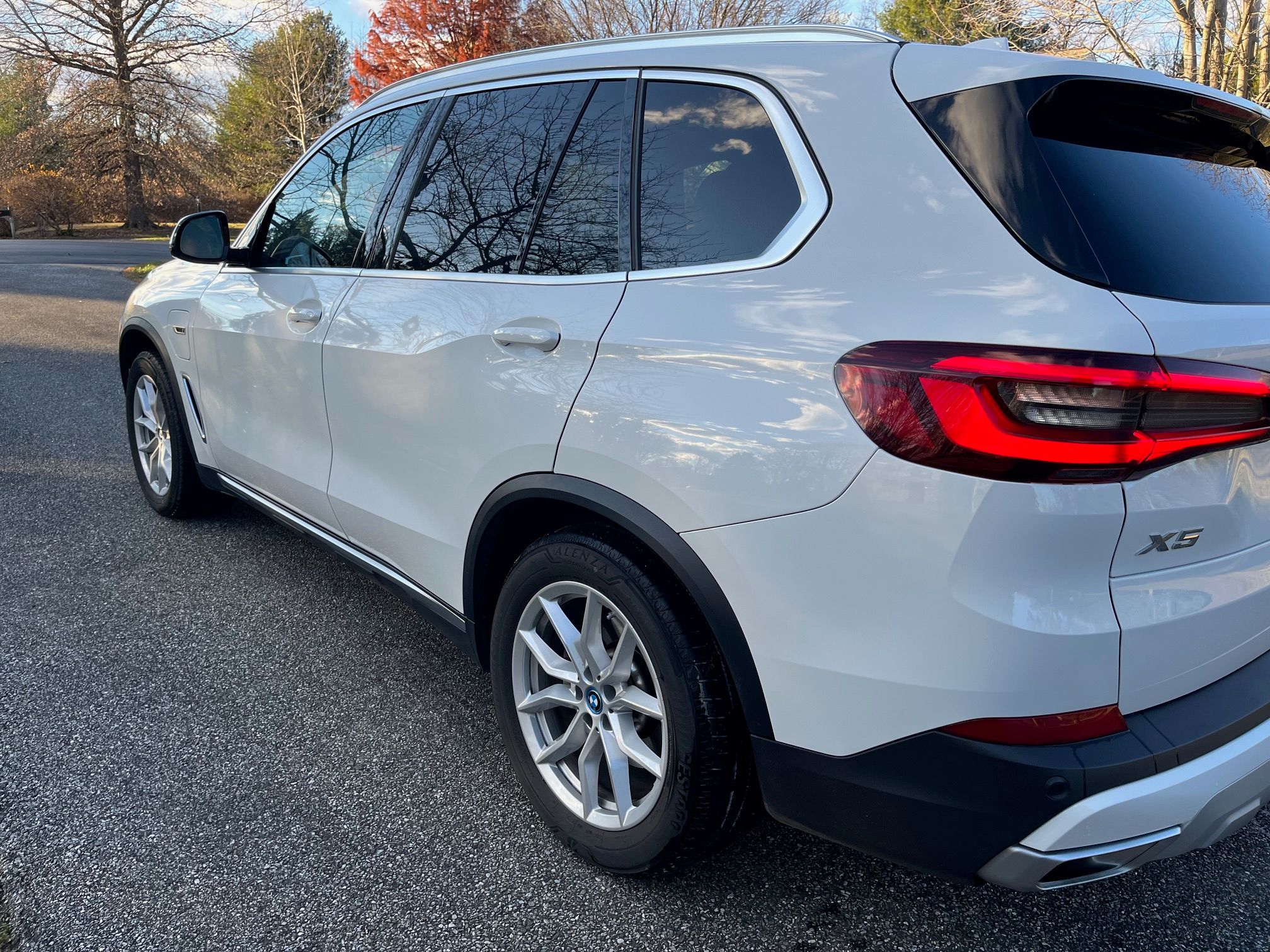 Used 2023 BMW X5 xDrive45e AWD/4WD image 4