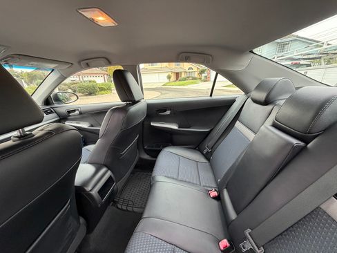 Used 2014 Toyota Camry SE image 14
