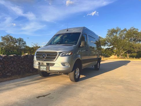 Used 2025 Mercedes-Benz Sprinter 2500 image 1