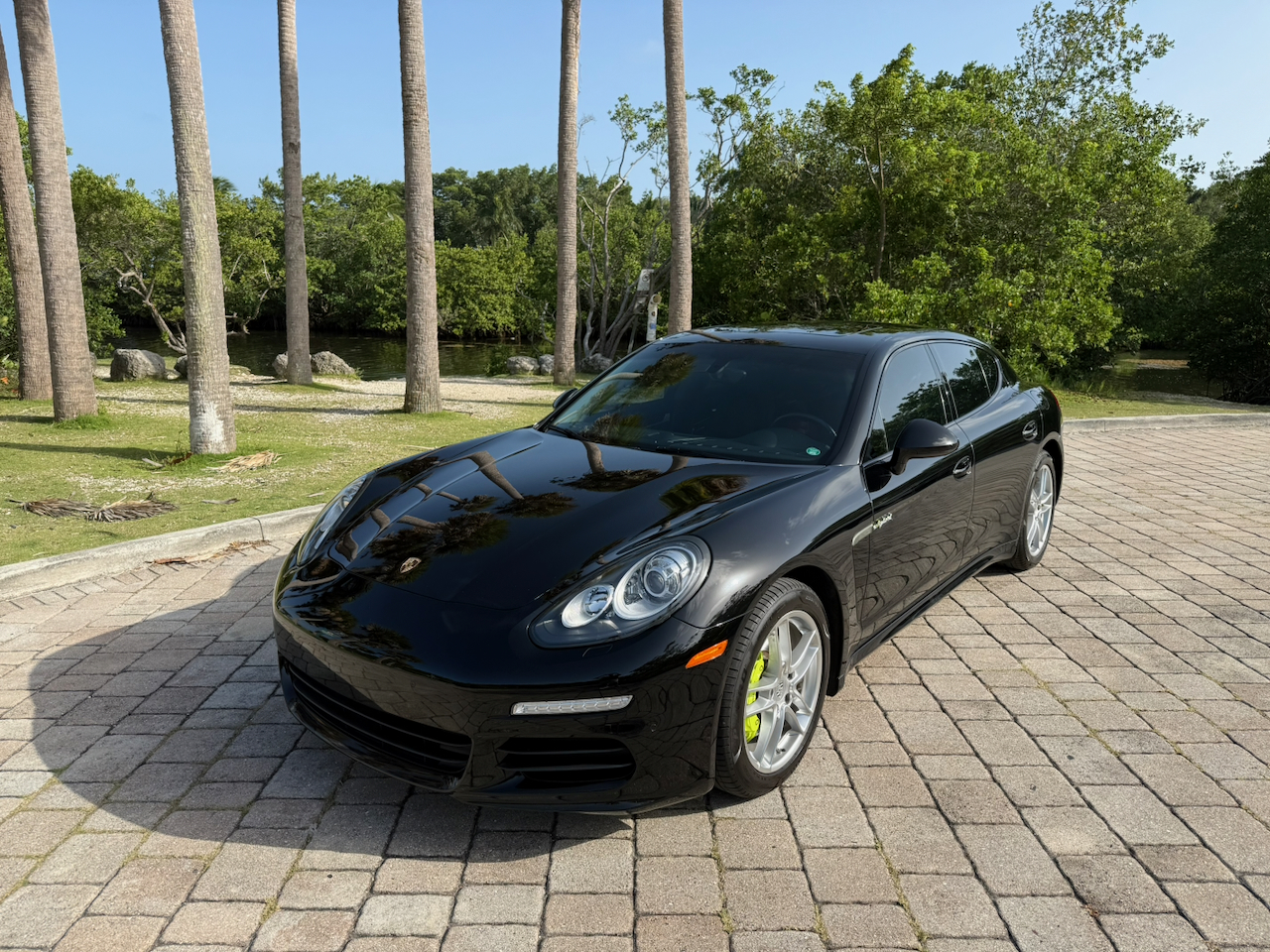 Used 2015 Porsche Panamera S RWD image 1